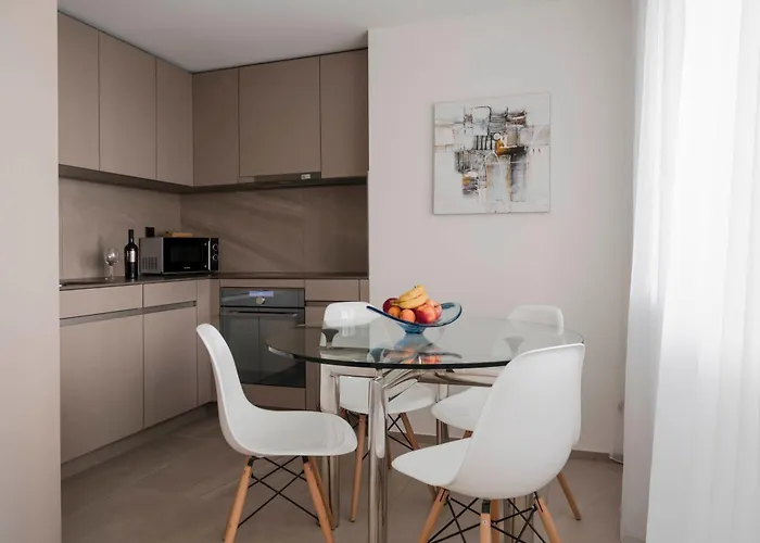 Gertrudstrasse In Wiedikon By Aas Service * Zurigo