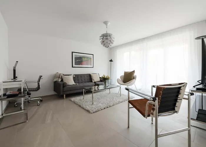 Daire Gertrudstrasse In Wiedikon By Aas Service *